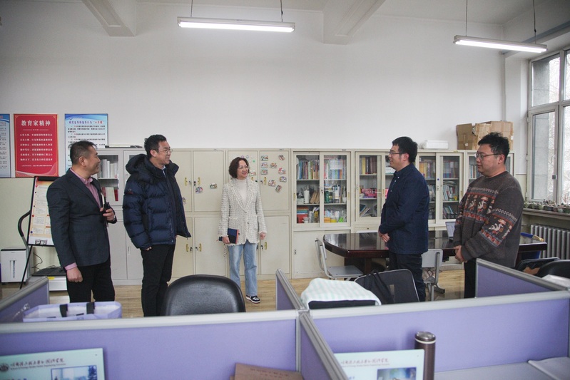 校黨委副書記、紀(jì)委書記姚震走訪調(diào)研外語學(xué)院新學(xué)期工作