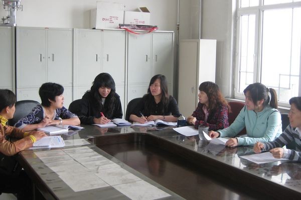 大學(xué)英語教學(xué)中心第二教學(xué)部進(jìn)行集體備課