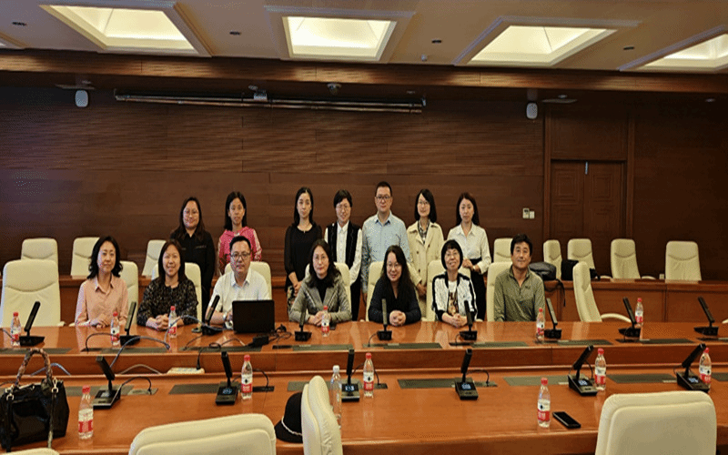 族裔性與世界性：論美國本土裔文學(xué)批評(píng)理論的語言特質(zhì)與文化語境 復(fù)旦大學(xué)外文學(xué)院陳...