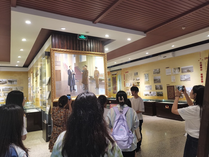 營員參觀哈軍工紀念館